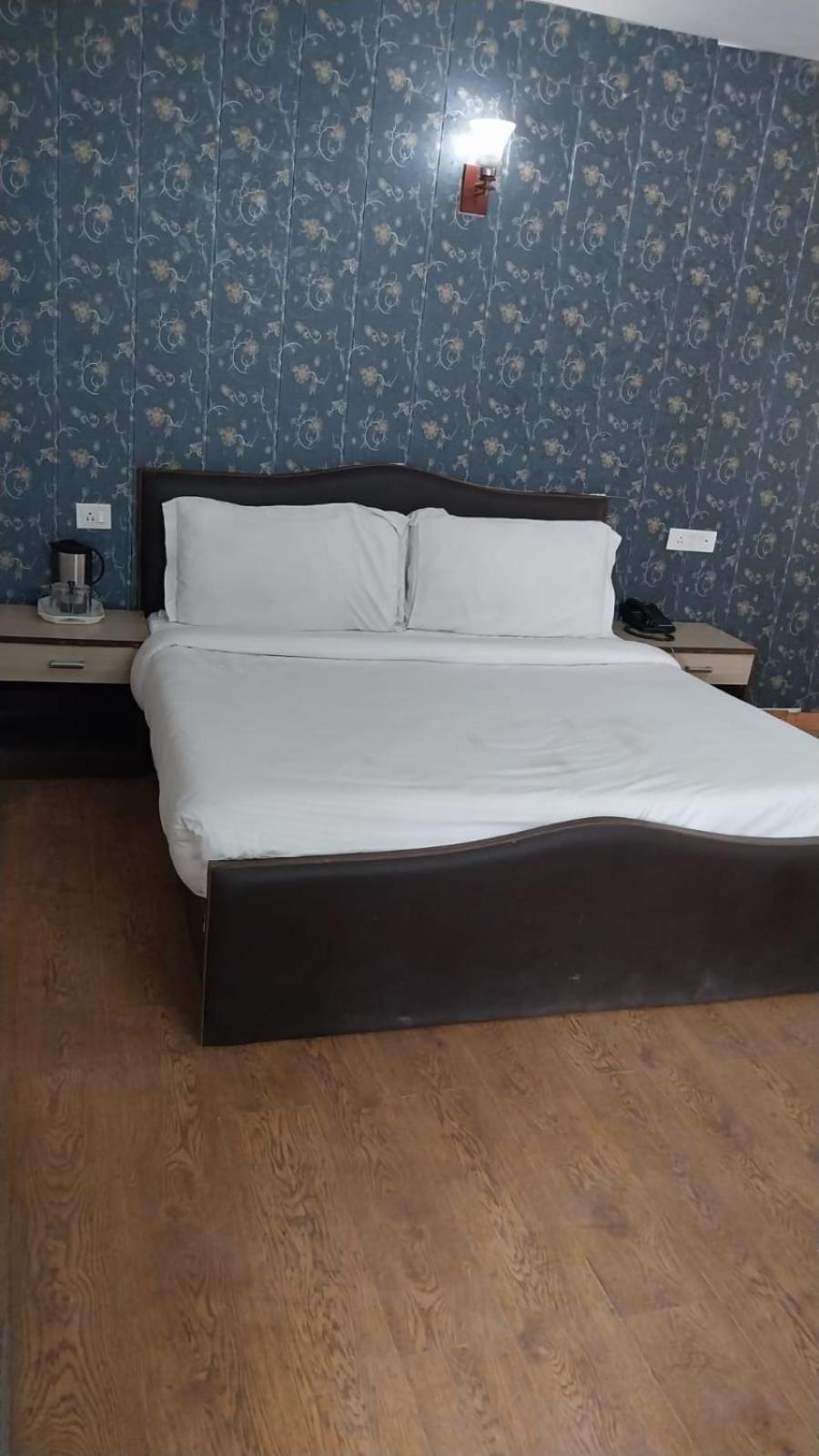 The Royal Grand, Manali Hotel Jagatsukh Eksteriør billede